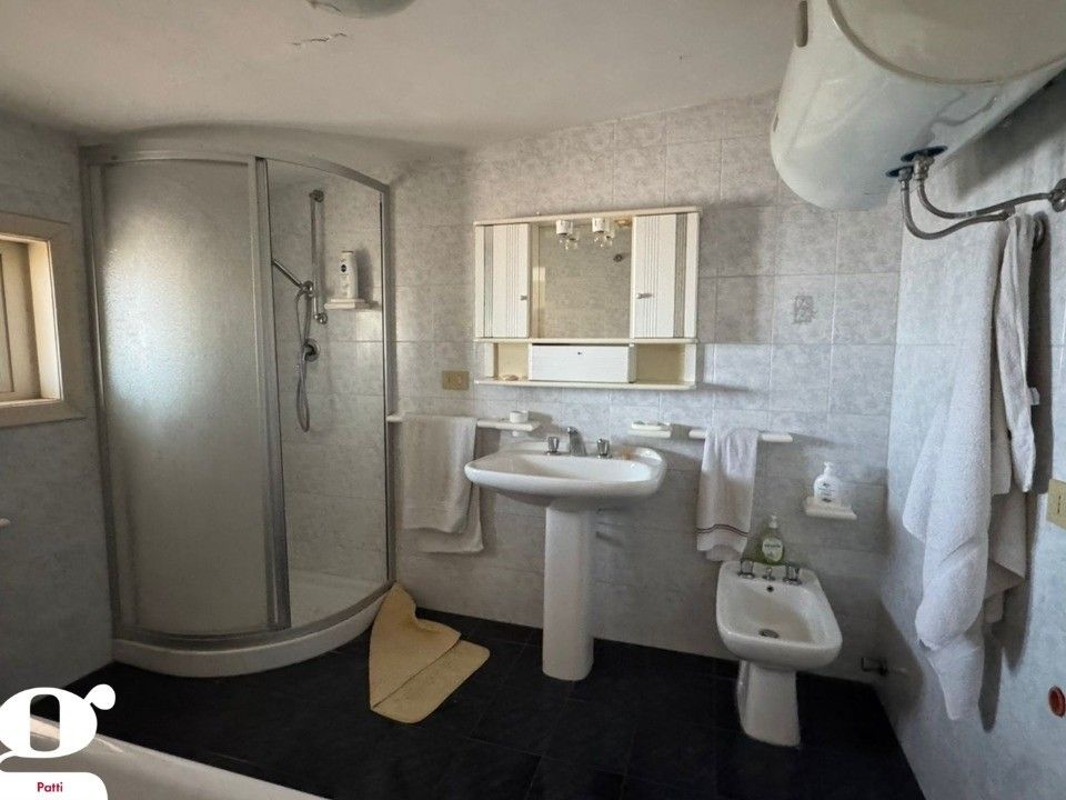 Rodinné domy, 987 66, Zahraničí