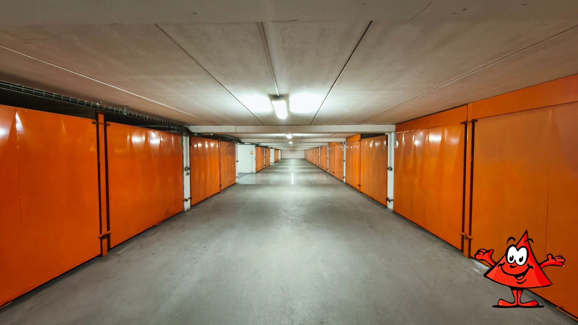 Pronájem garáž - Pšenčíkova, Praha, 17 m²