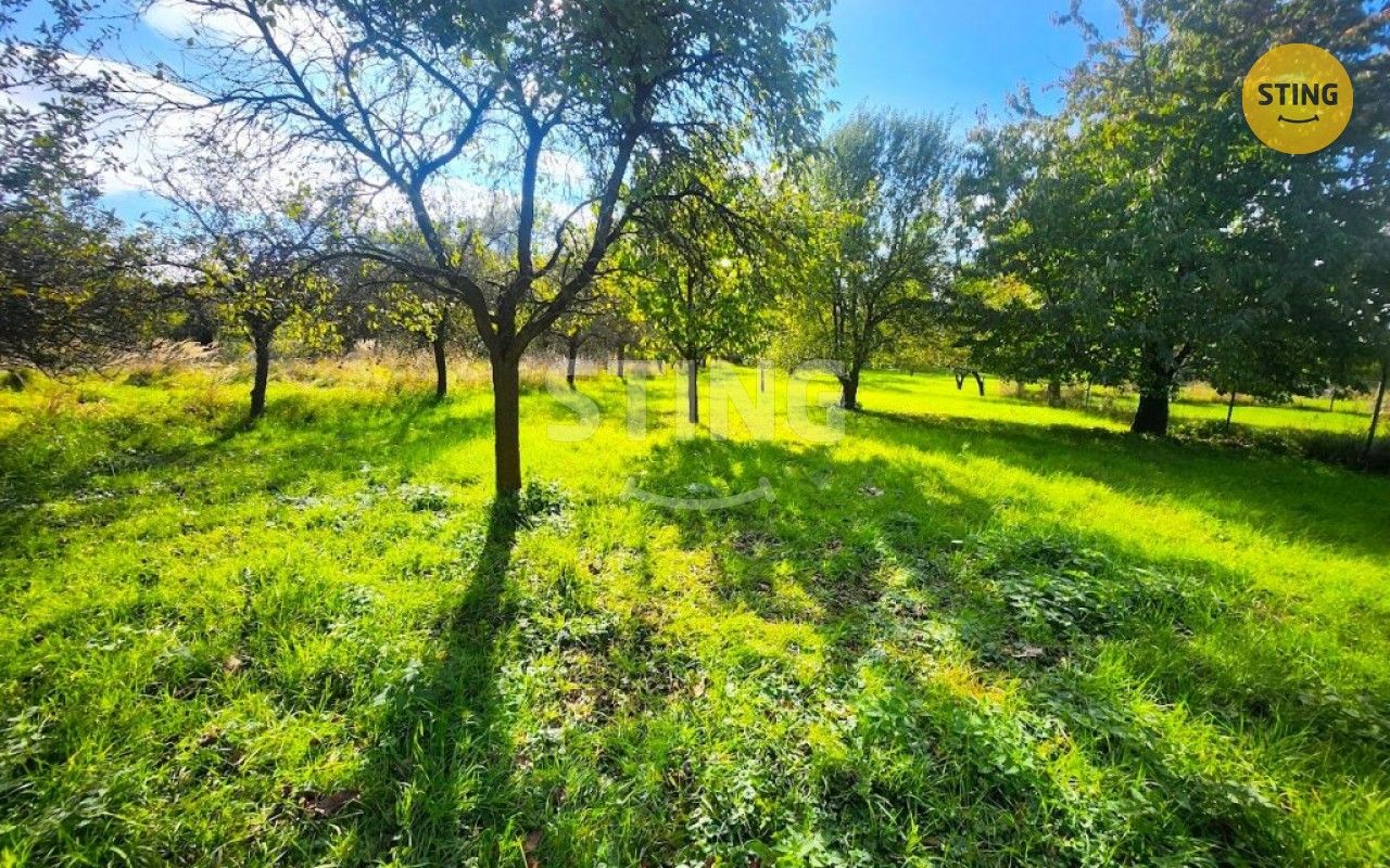 Zahrady, Osek nad Bečvou, 2 697 m²