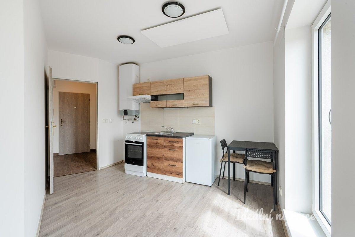 1+kk, Masarykovo náměstí, Škvorec, 23 m² - 2