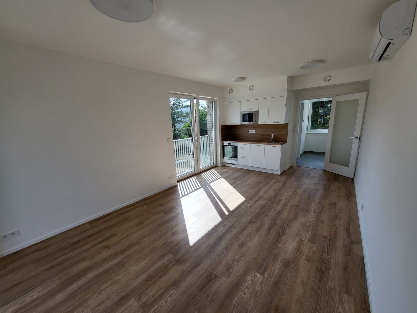 Pronájem byt 1+kk - Podbělová, Praha - Hlubočepy, 31 m² - 5