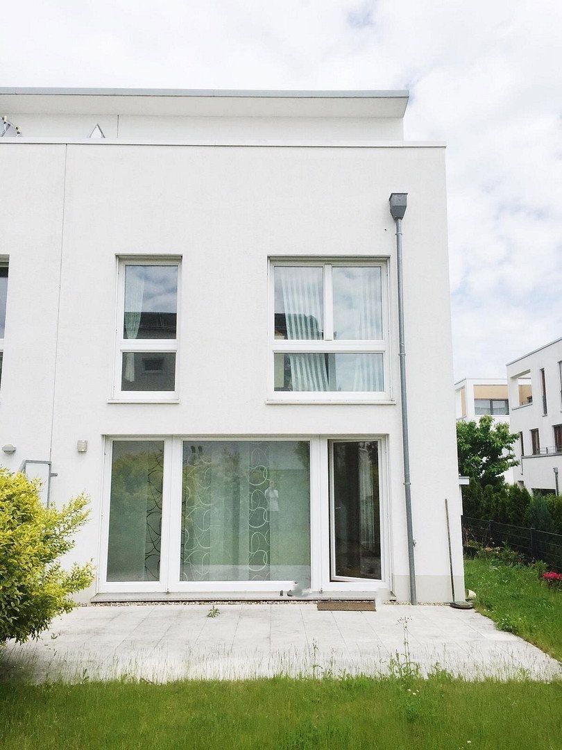 Pronájem rodinný dům - Zum Margarethenzehnten 24 Frankfurt am Main Riedberg Hessen 60438, 154 m² - 5