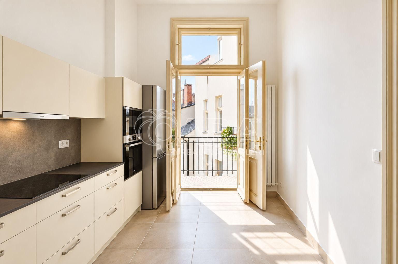 2+1, Kaprova , Praha, 84 m² - 2