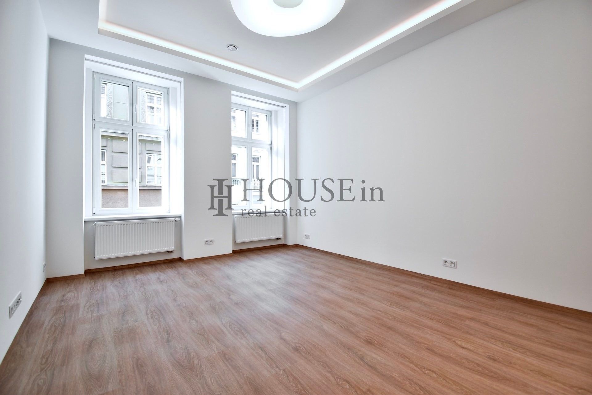 3+kk, Rubešova, Praha, 75 m²