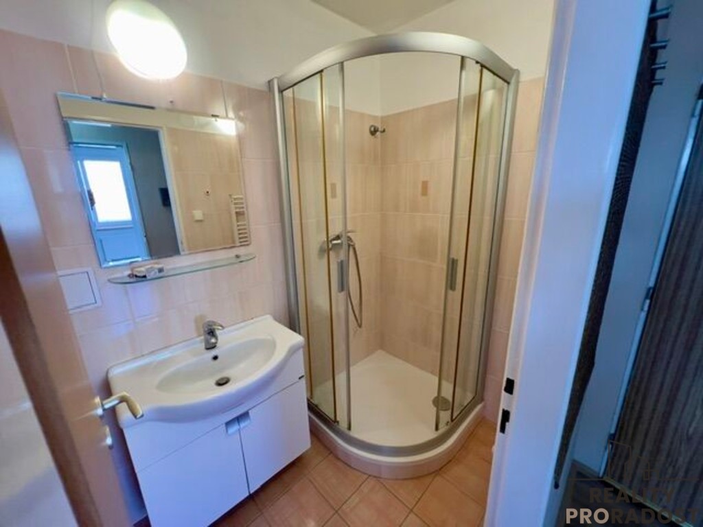 Pronájem byt 1+1 - Jarošova, Hodonín, 35 m² - 5