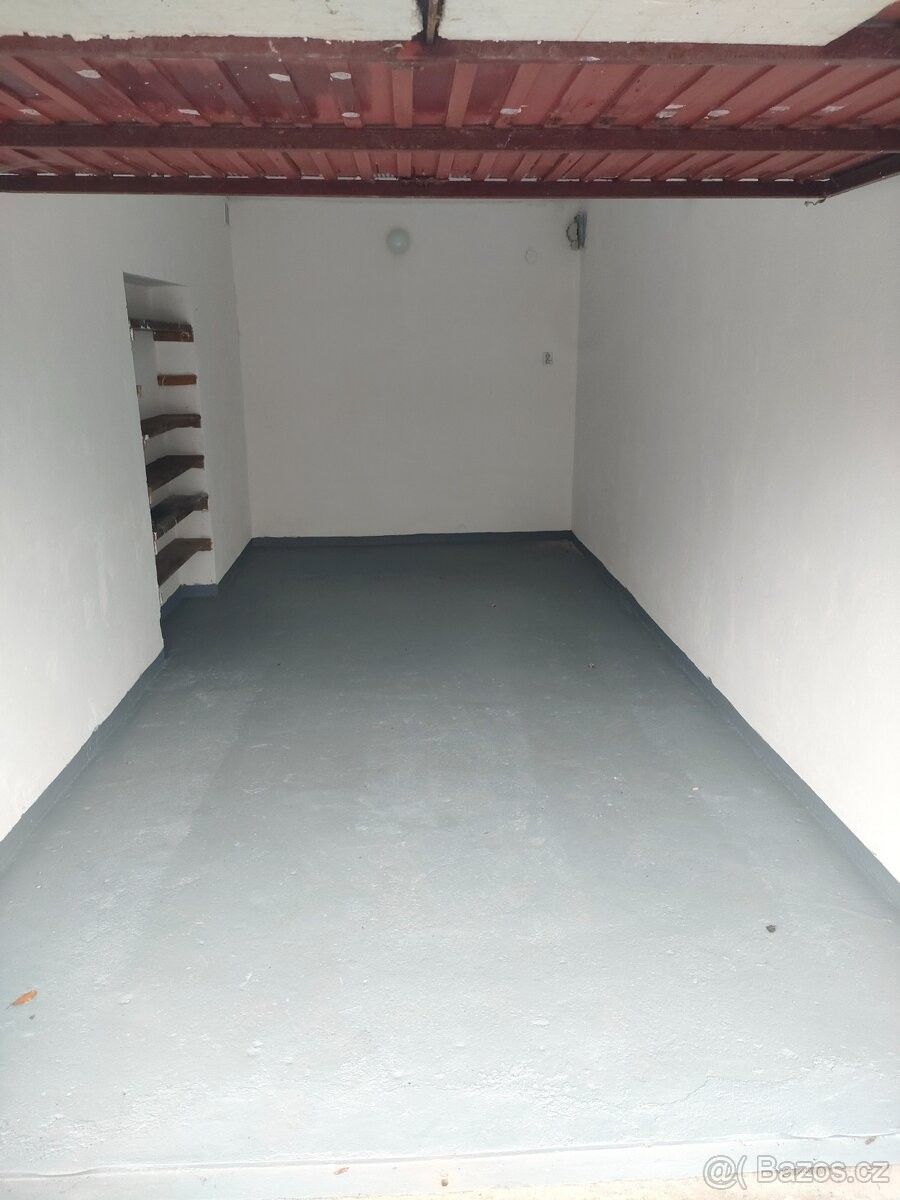 Garáže, Děčín, 405 02