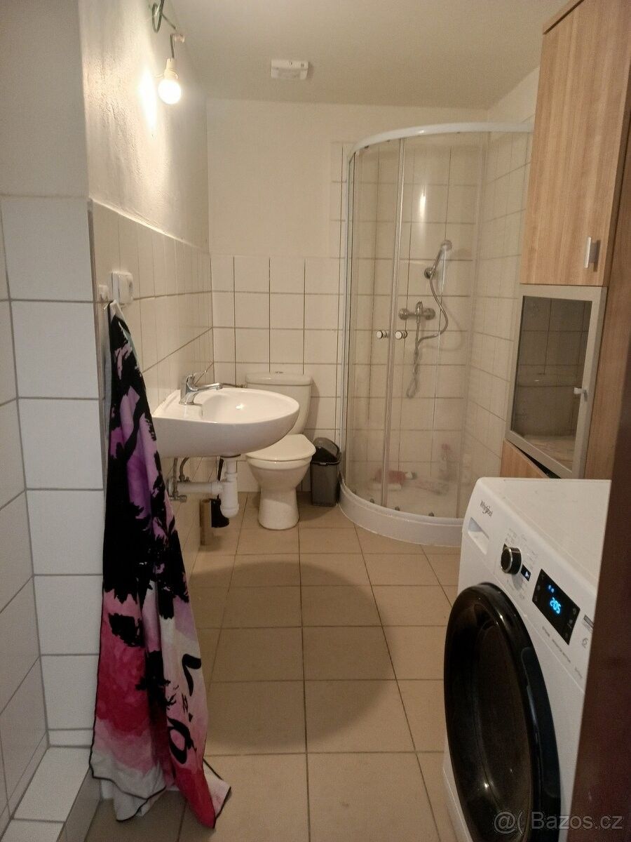 Pronájem byt - Velké Poříčí, 549 32