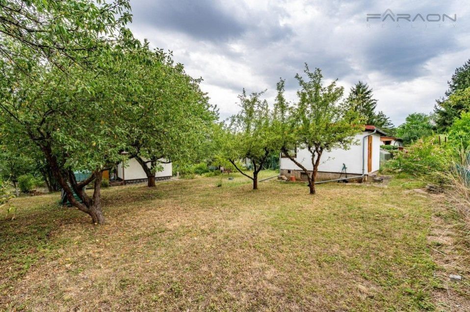 Zahrady, Na Pučálce, Praha, 493 m² - 2