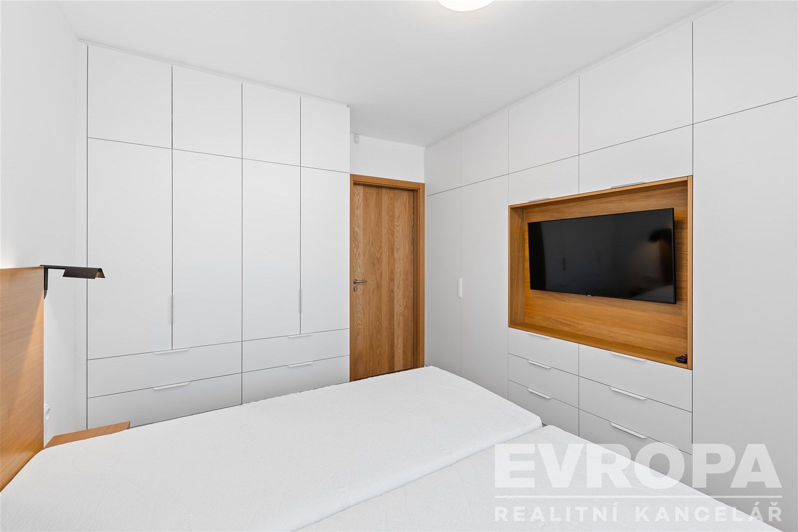 Pronájem byt 4+kk - Pod strašnickou vinicí 3247, Praha Strašnice, 113 m² - 5