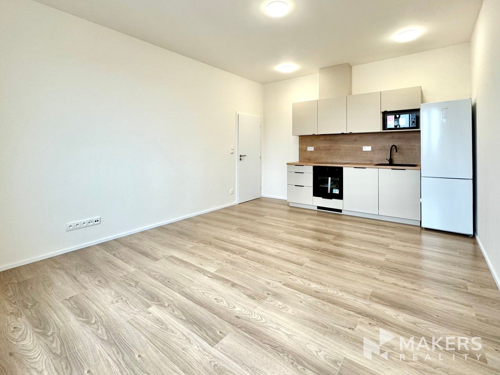 Pronájem byt 2+kk - U skládky, Praha, 47 m²