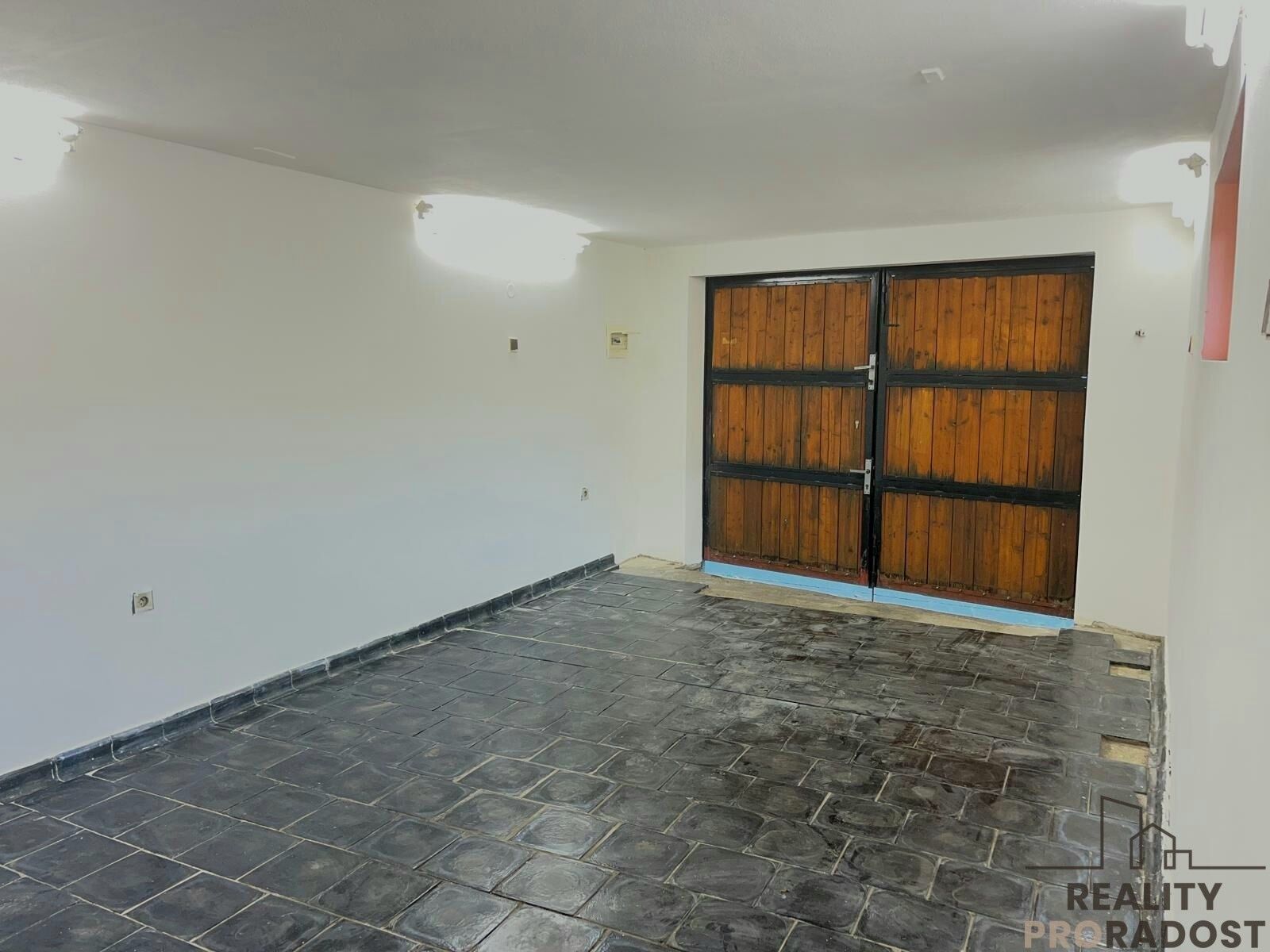 Garáže, Mutěnice, 66 m² - 2