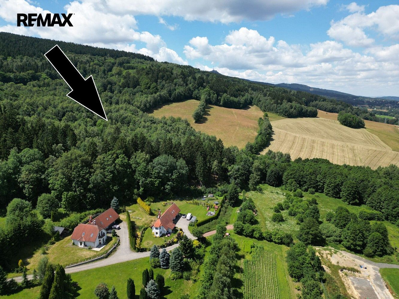 Les, 4 606 m²