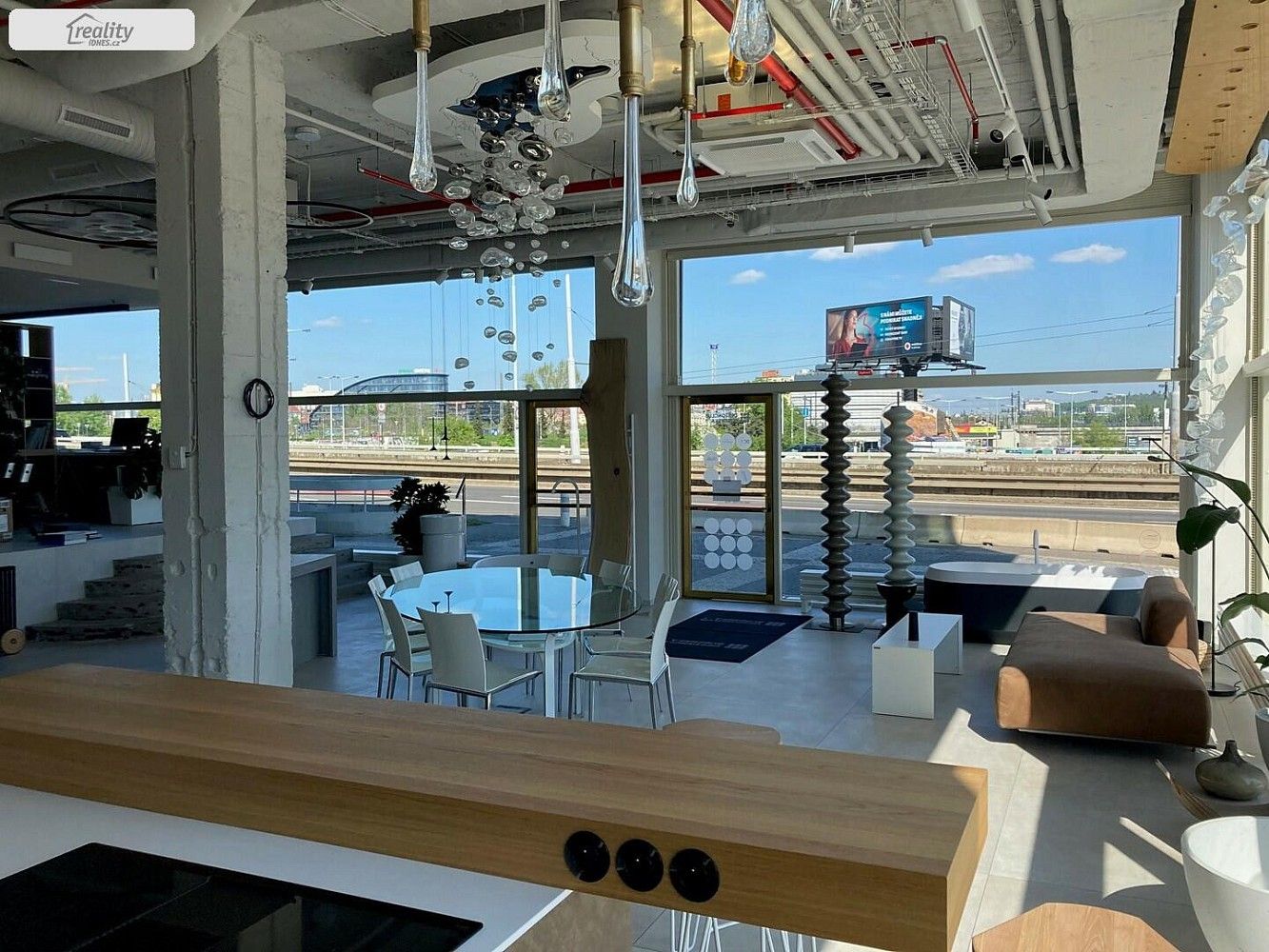 Pronájem obchodní prostory - Praha - Holešovice, okres Praha 7, Hlavní město Praha, 242 m² - 5