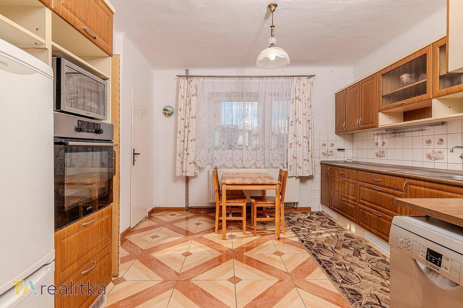 Prodej rodinný dům - Zahradní, Orlová - Lutyně, okres Karviná, 220 m² - 5