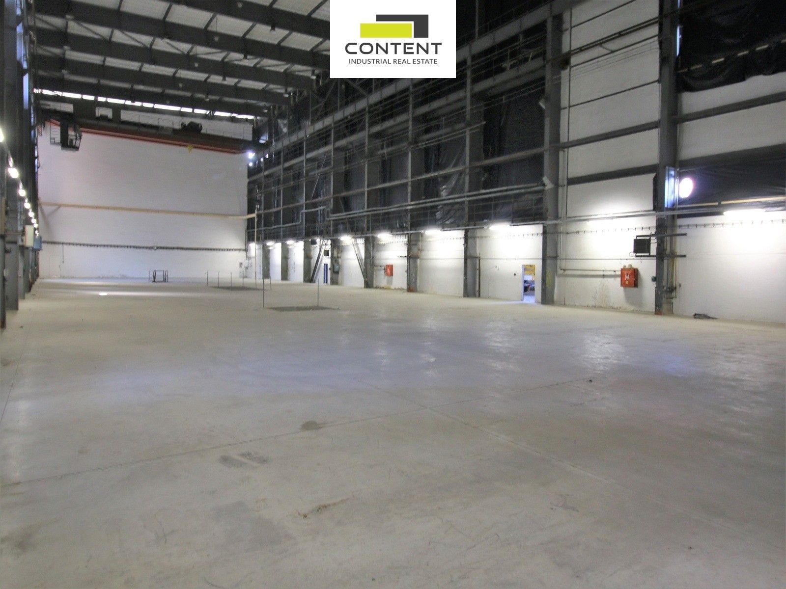 Sklady, Za tratí, Praha, 2 399 m²