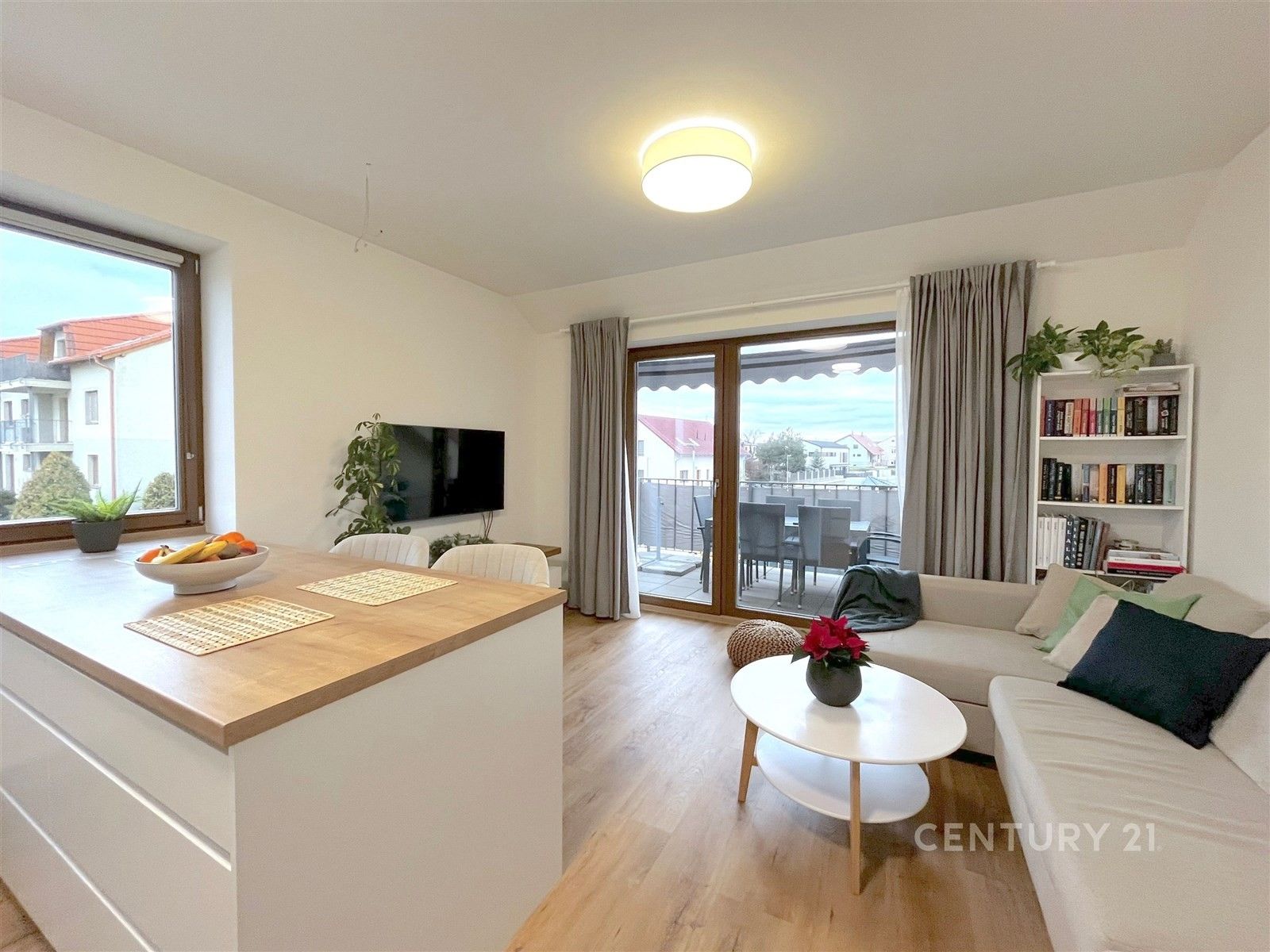 Pronájem byt 3+kk - Holubice, 87 m²