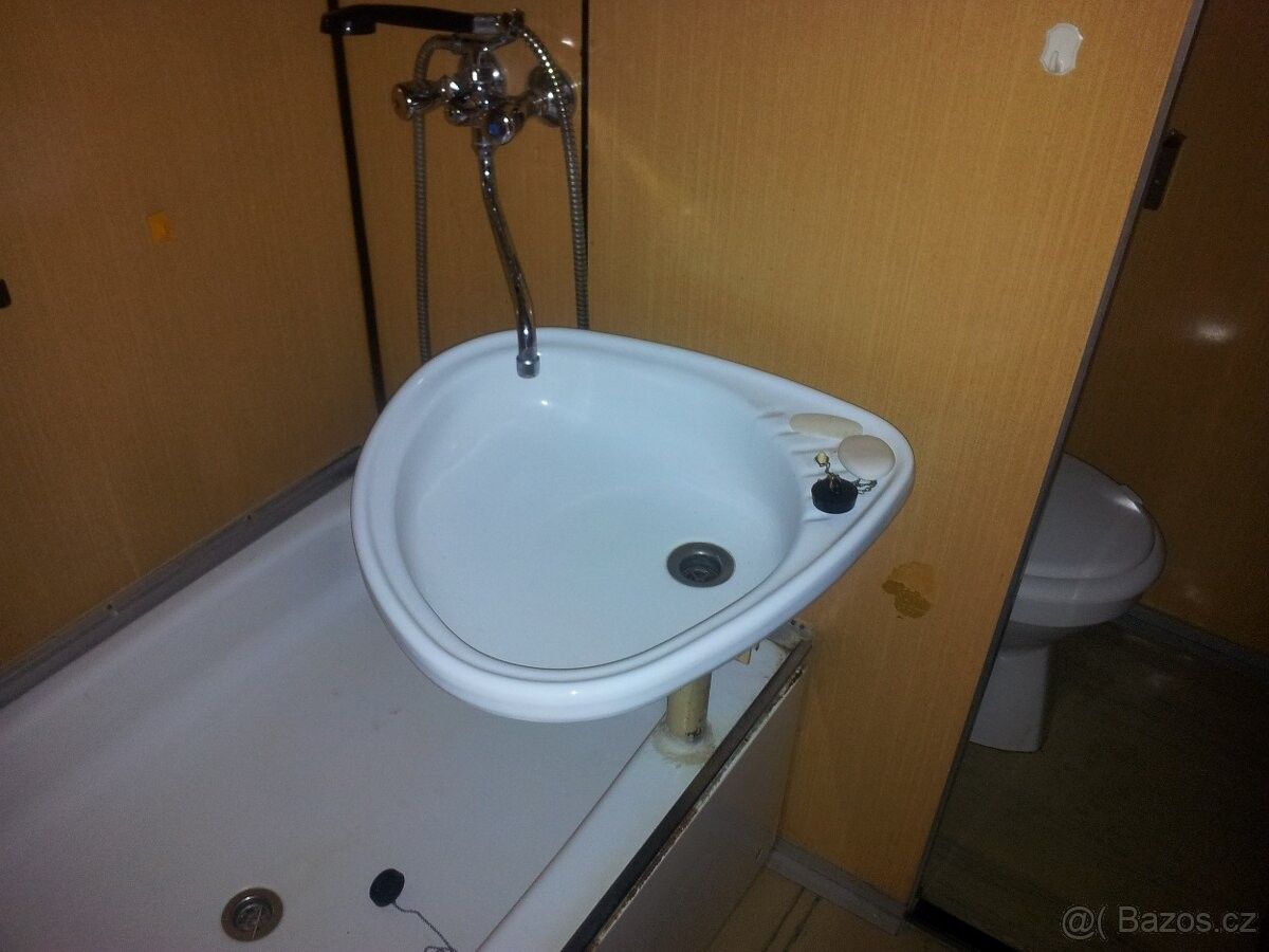 Pronájem byt - Chomutov, 430 04