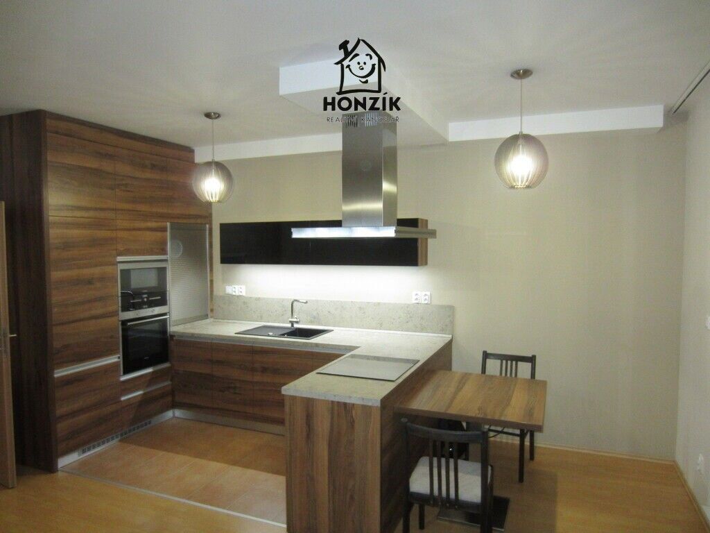 2+kk, Blšanecká, Praha, 57 m²