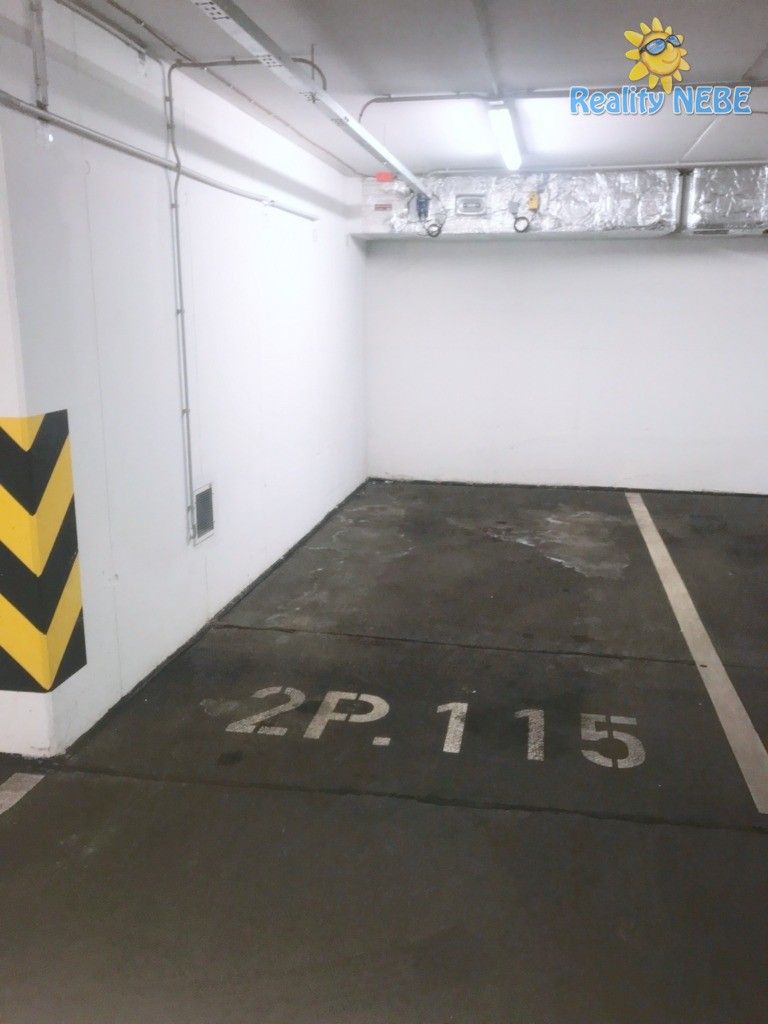 Pronájem ostatní - Hanusova, Praha, 16 m²