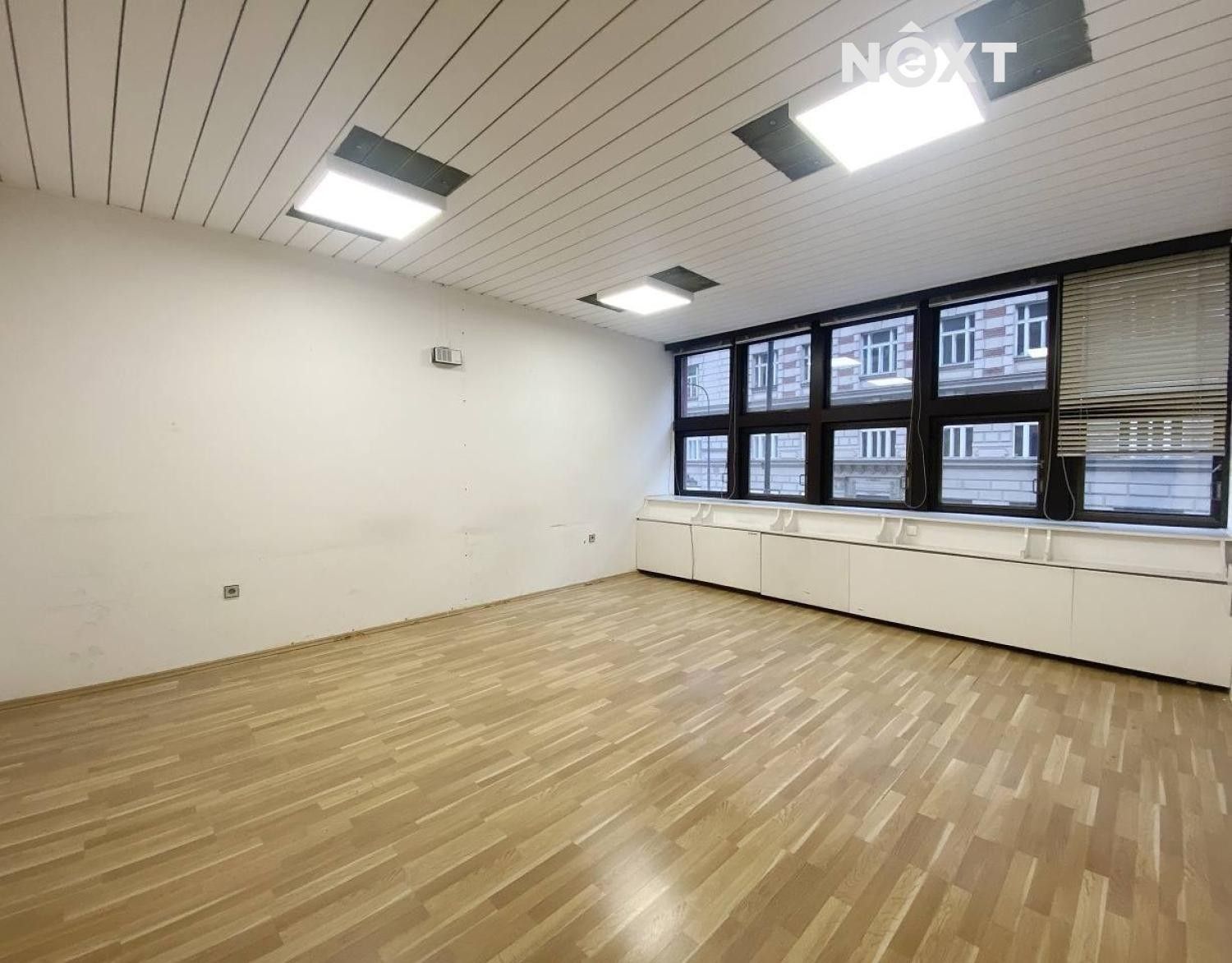 Pronájem kancelář - Na Moráni, Praha, 27 m²
