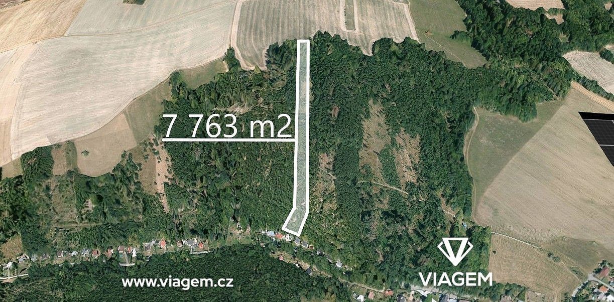 Les, 7 763 m²