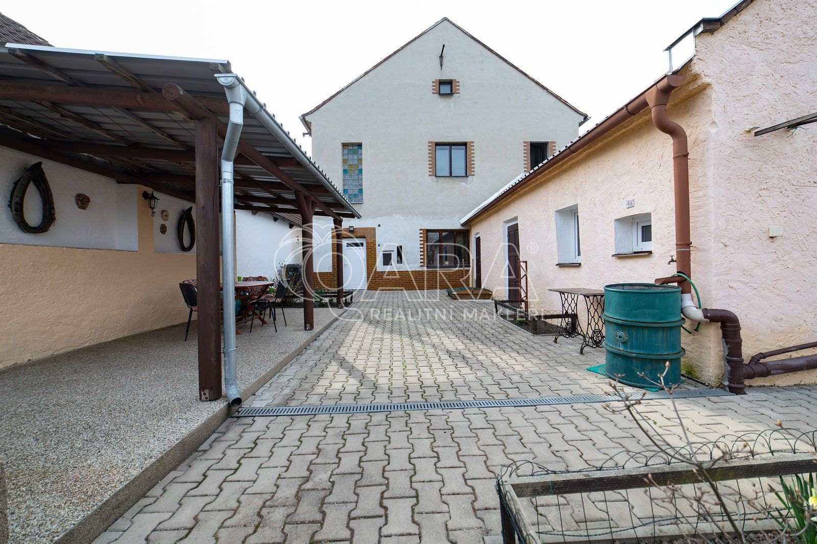 Prodej rodinný dům - Horní hájek, Dolní Beřkovice, 300 m²