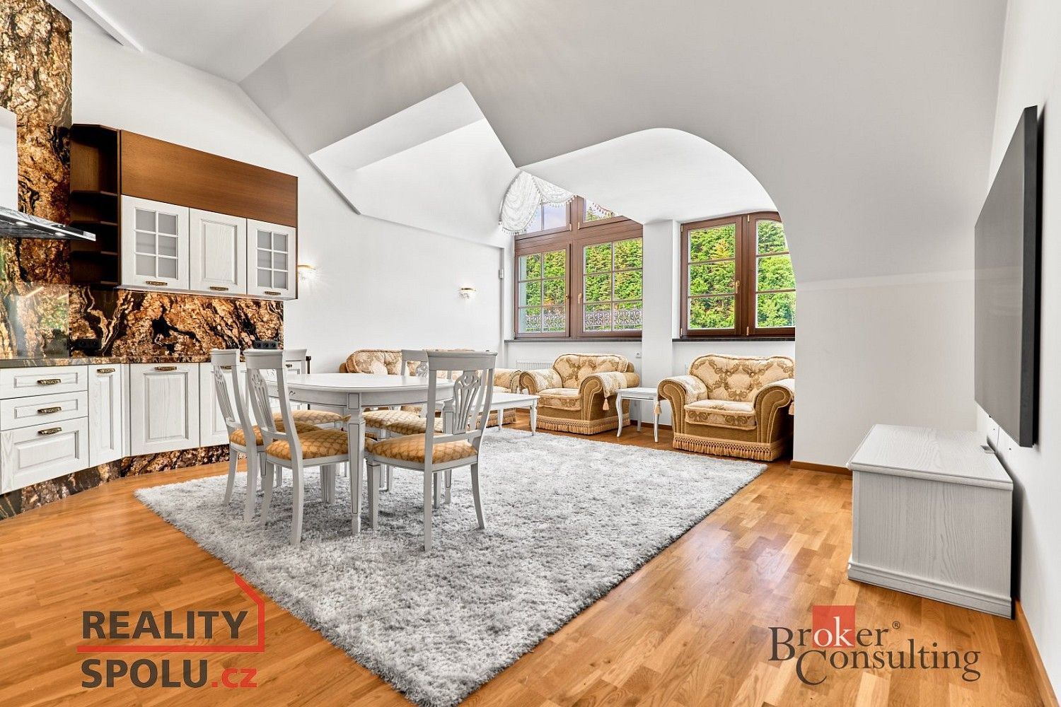 3+kk, Divadelní náměstí, Karlovy Vary, 137 m² - 1