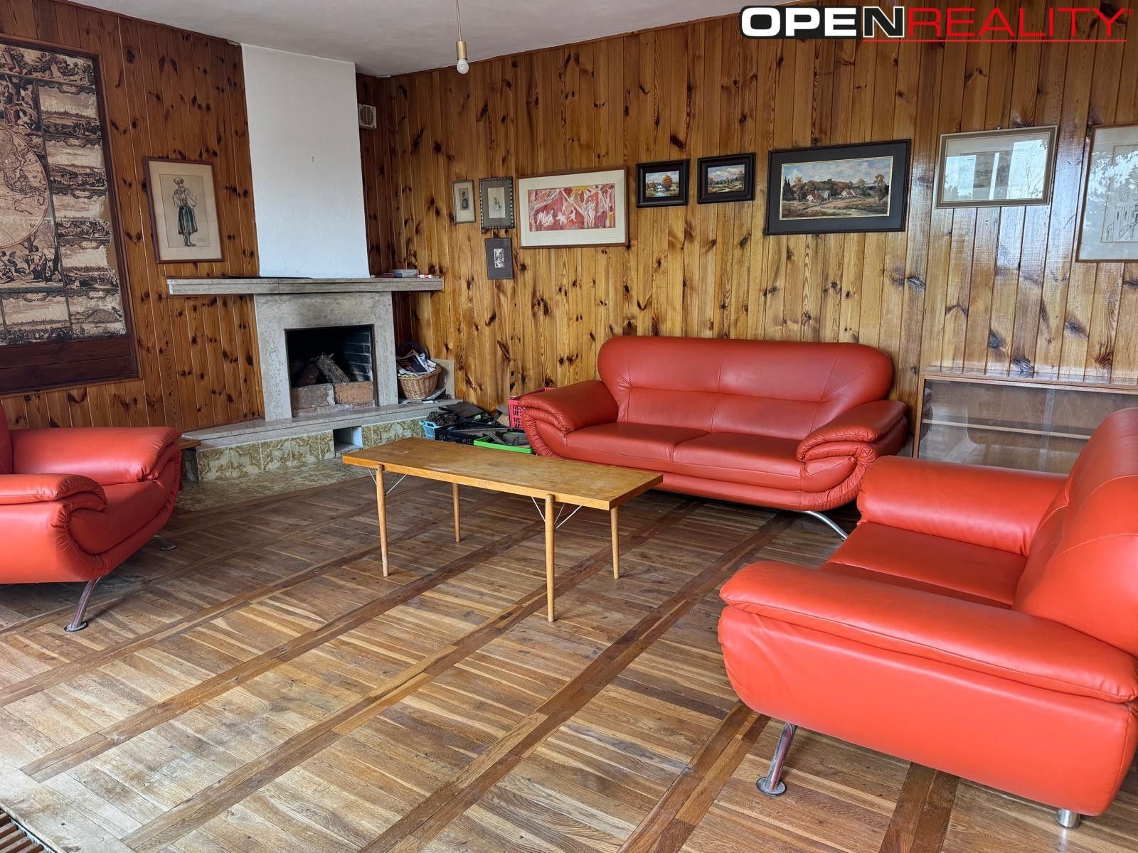 4+1, Na Rovinách, Rozdrojovice, 180 m²