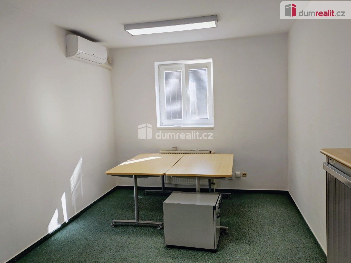 Pronájem kancelář - Žerotínova, Praha, 21 m²