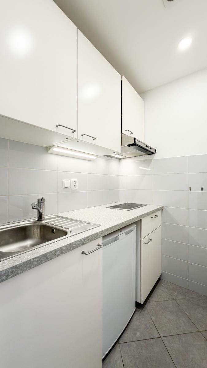 Pronájem byt 1+kk - Římská, Praha, 25 m² - 5