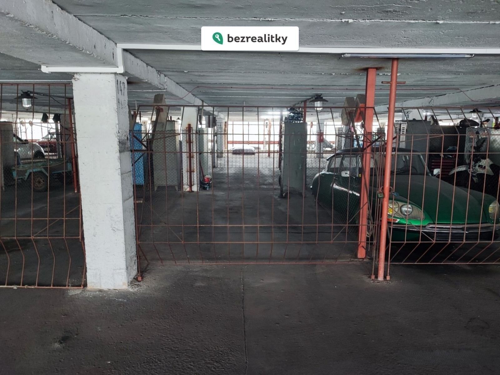 Garáže, Lovosická, Praha, 18 m²