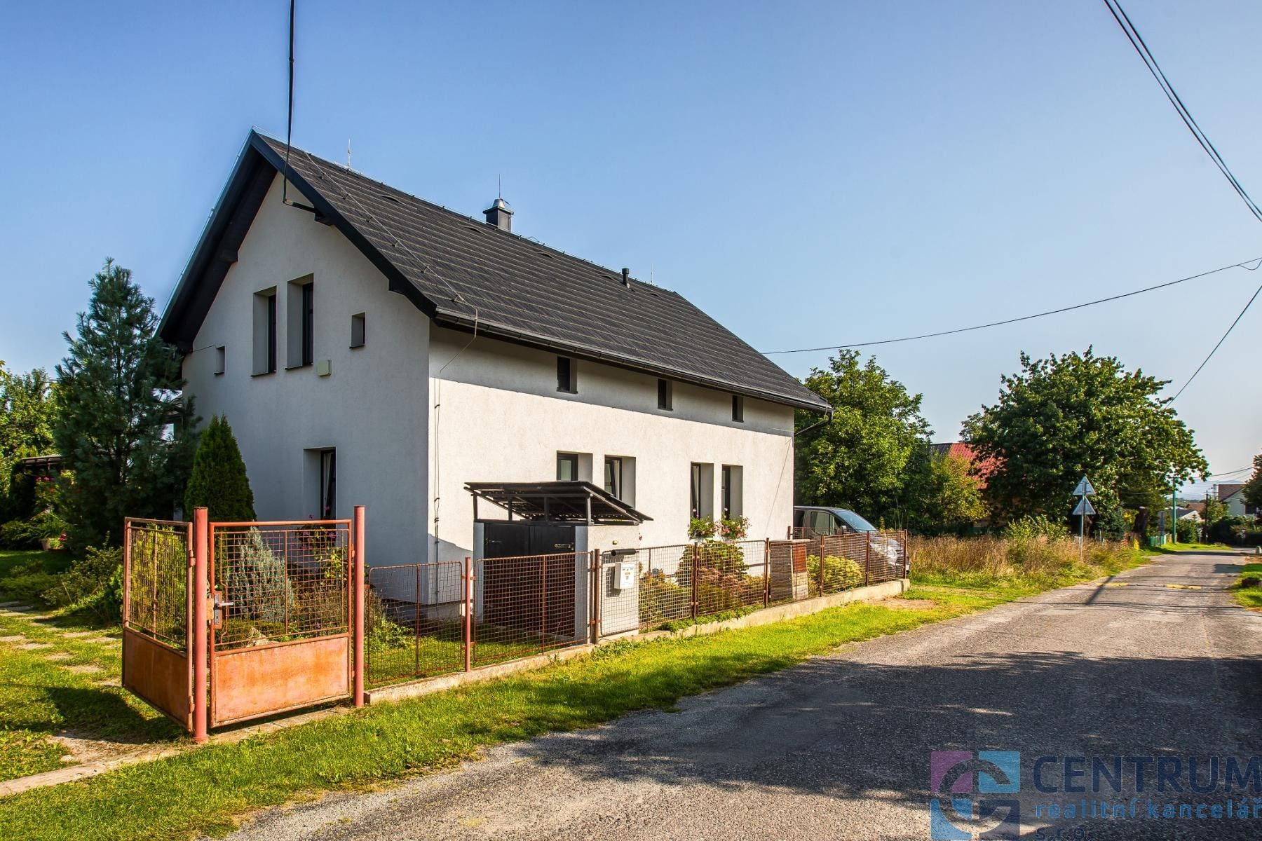 Rodinné domy, Loukovec, 215 m²