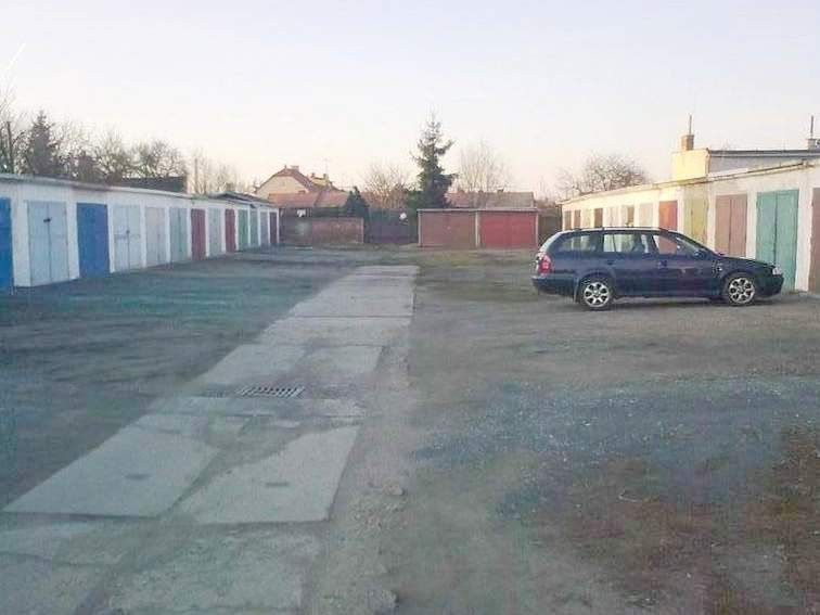 Garáže, Brno, 619 00