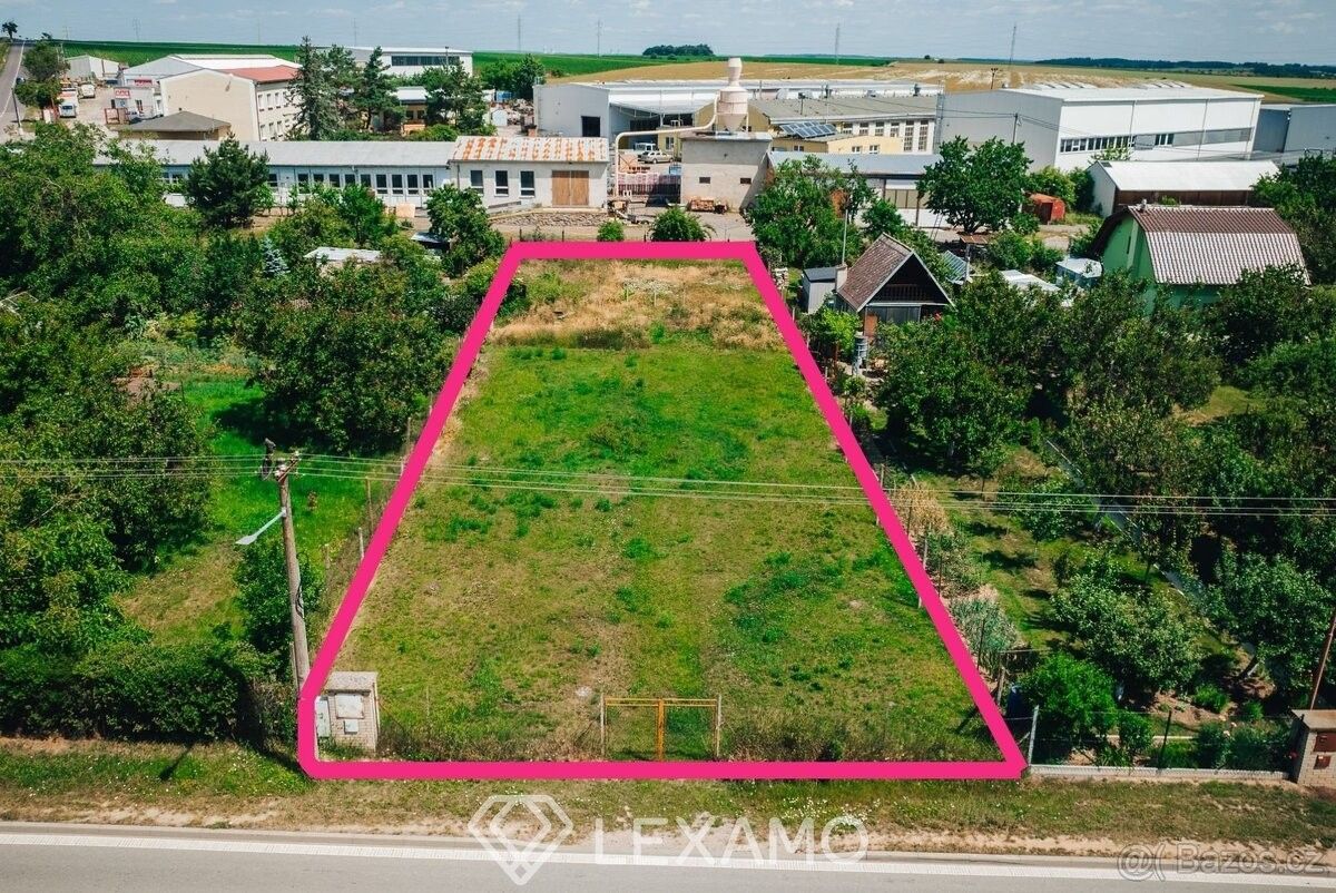 Zahrady, Znojmo, 669 04, 923 m²