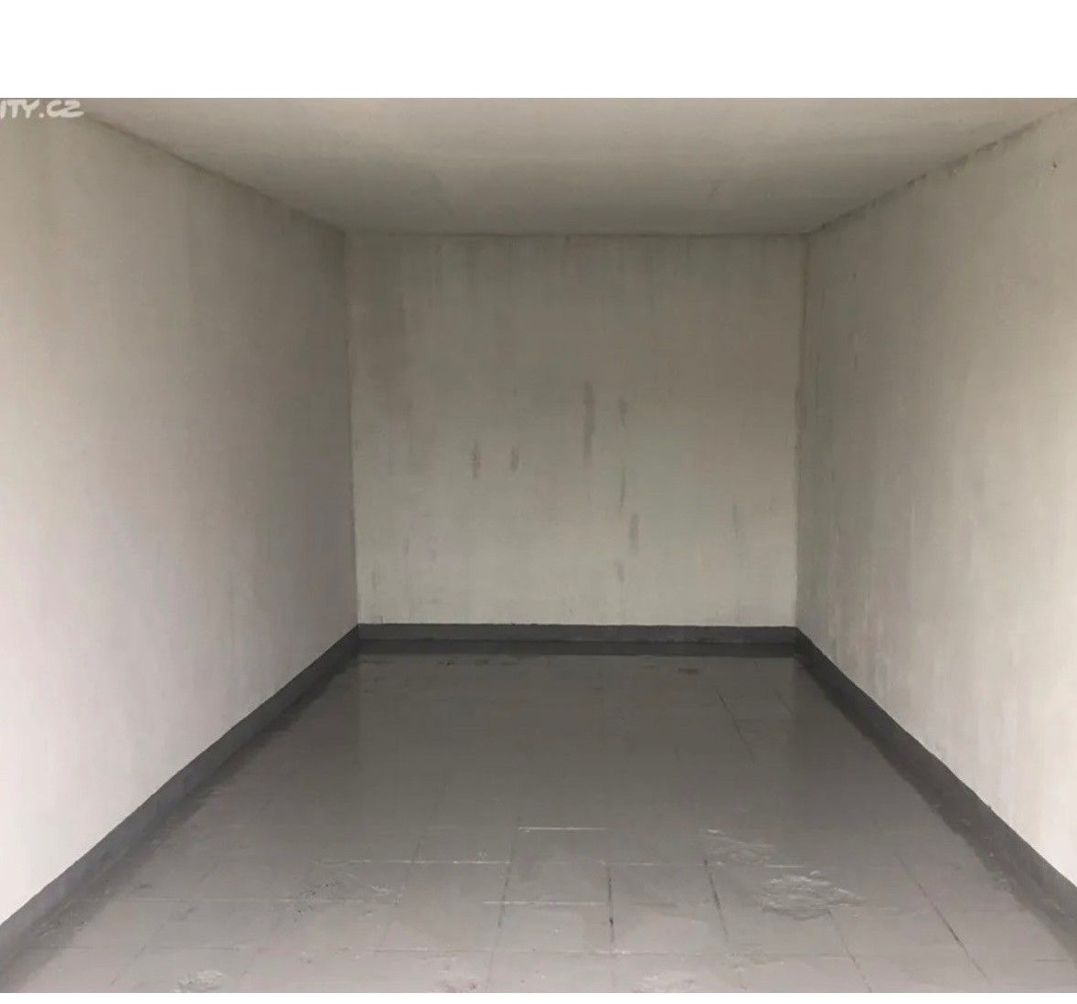 Pronájem garáž - Hodonín, 695 01