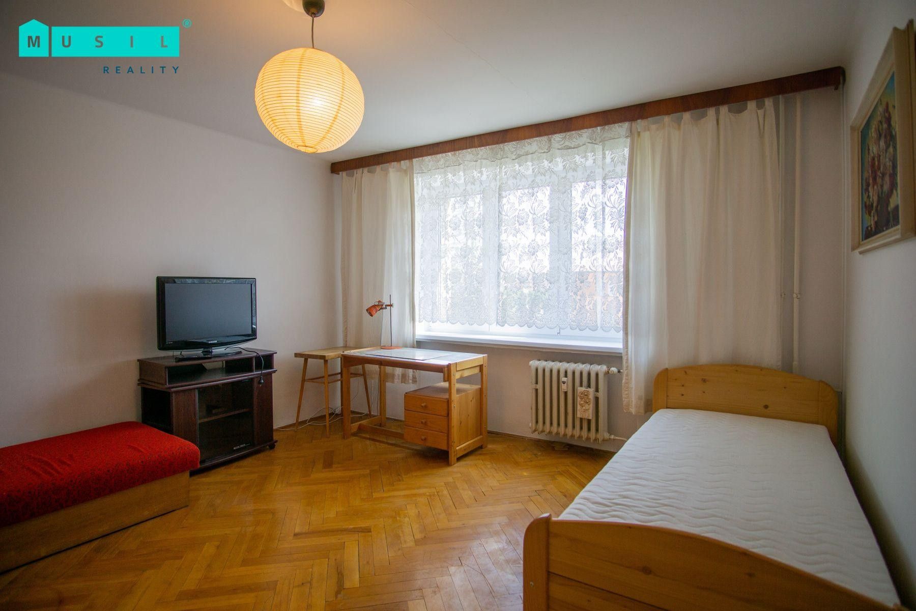 Pronájem byt 2+1 - Myslbekova, Olomouc, 54 m²
