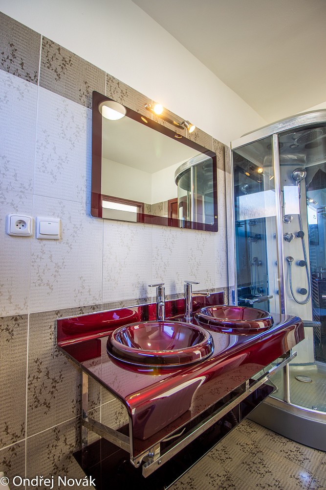 Pronájem rodinný dům - V Olšinách, Černošice, okres Praha-západ, 120 m² - 5