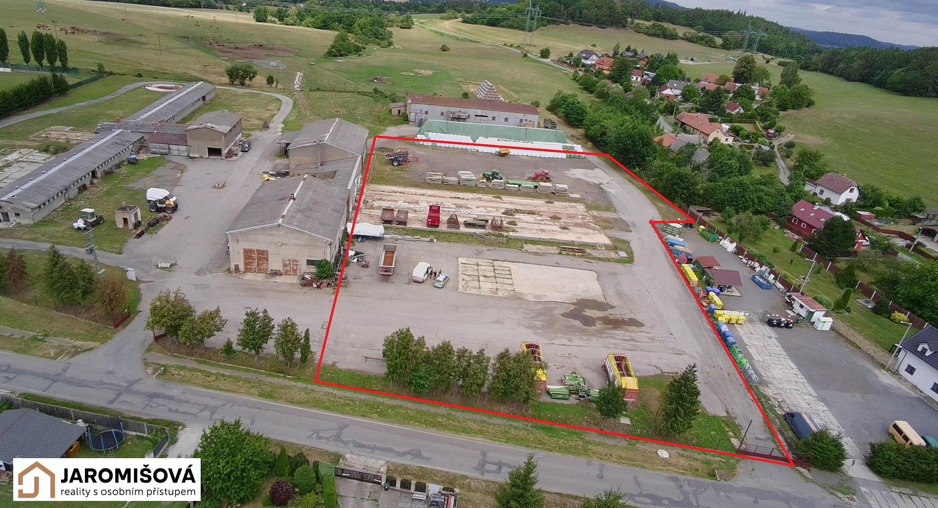 Komerční pozemek, 8 350 m²