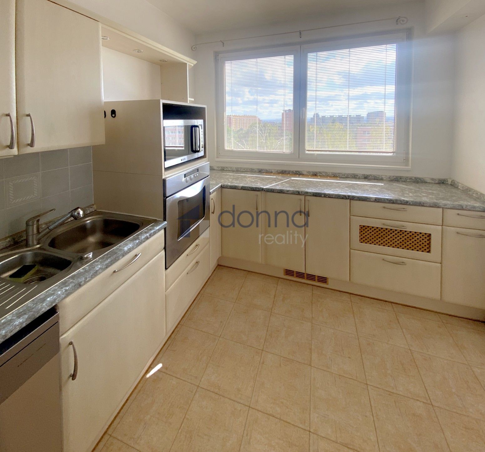 Byt 4+1 · 111 m² · Šimůnkova, Praha Kobylisy - 4
