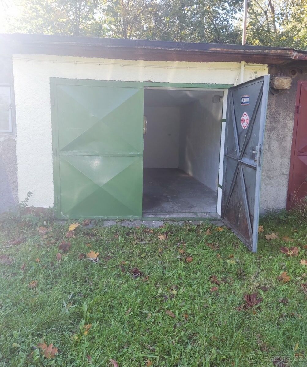 Garáže, Třinec, 739 61
