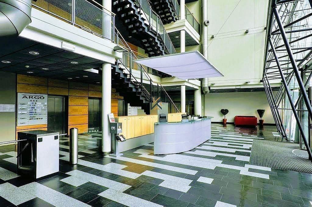 Kancelář · 2 200 m² · Praha - Vokovice, okres Praha 6, Hlavní město Praha - 4