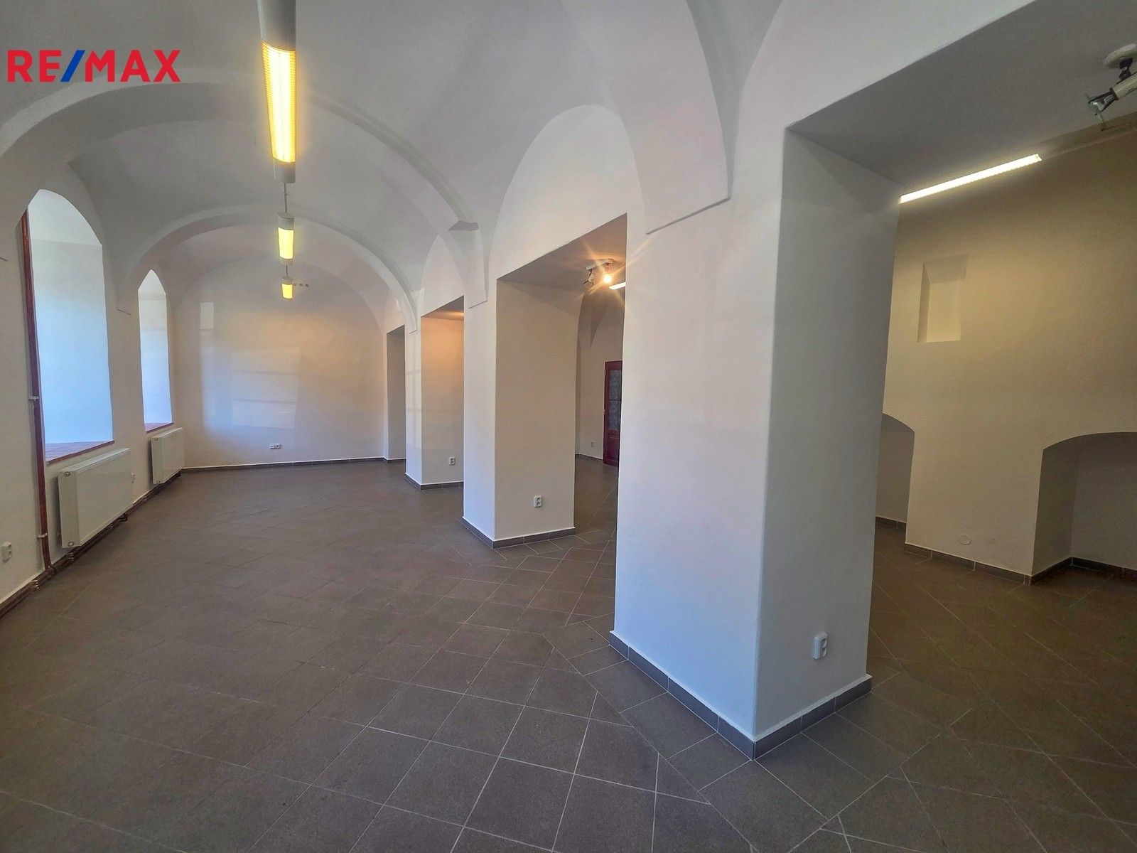 Pronájem obchodní prostory - U Poráků 511, Český Krumlov, 64 m²