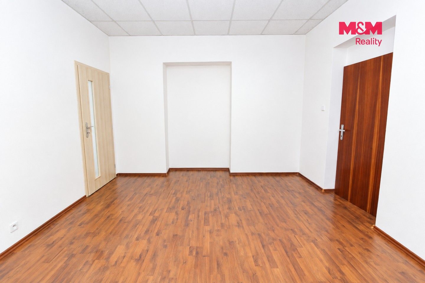 Obchodní prostory · 56 m² · Prosecká, Praha - 3