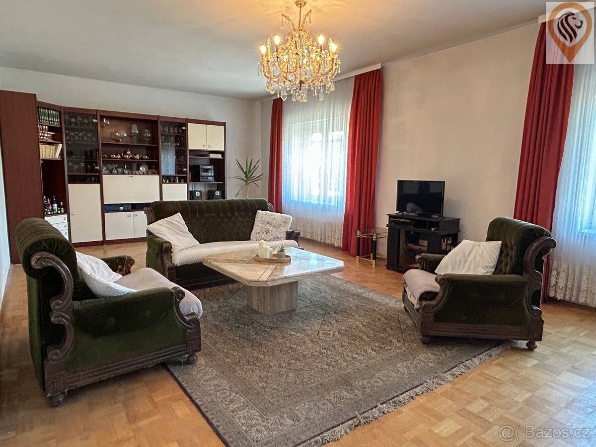 Prodej rodinný dům - Klobuky v Čechách, 273 74