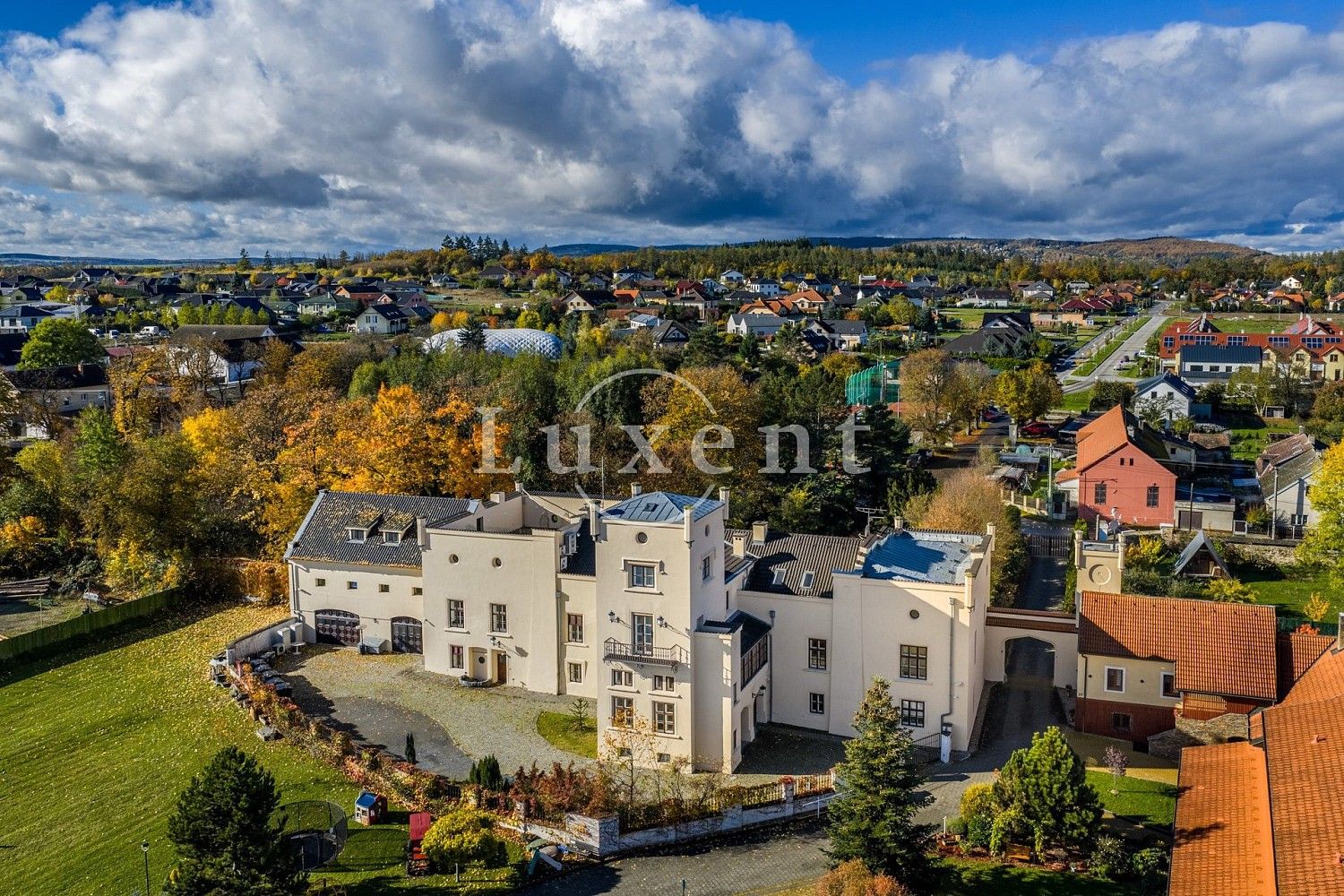 Ubytovací zařízení, Trnová, okres Praha-západ, Středočeský kraj, 1 585 m² - 2