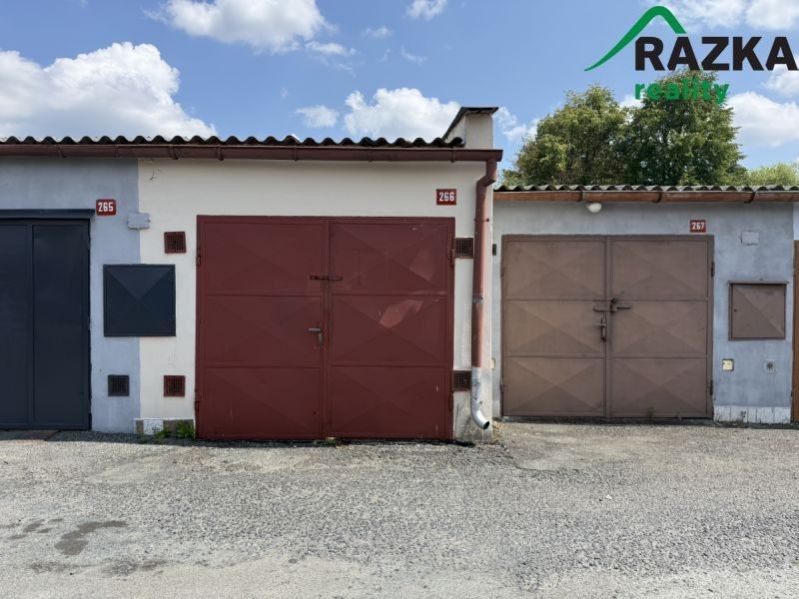 Garáž · 25 m² · Planá - 3