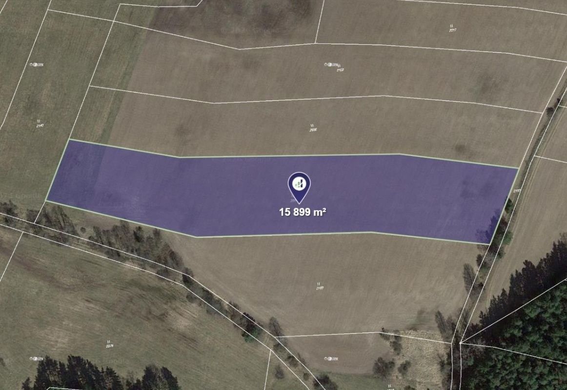 Louka, 15 899 m²