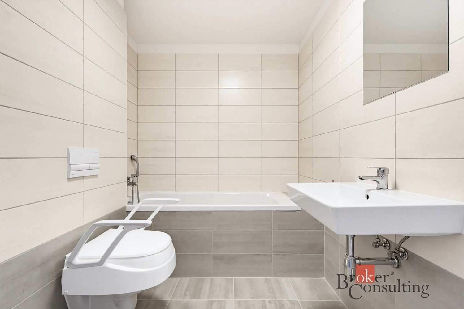 Byt 3+kk · 104 m² · Smiřice - Rodov, okres Hradec Králové - 3
