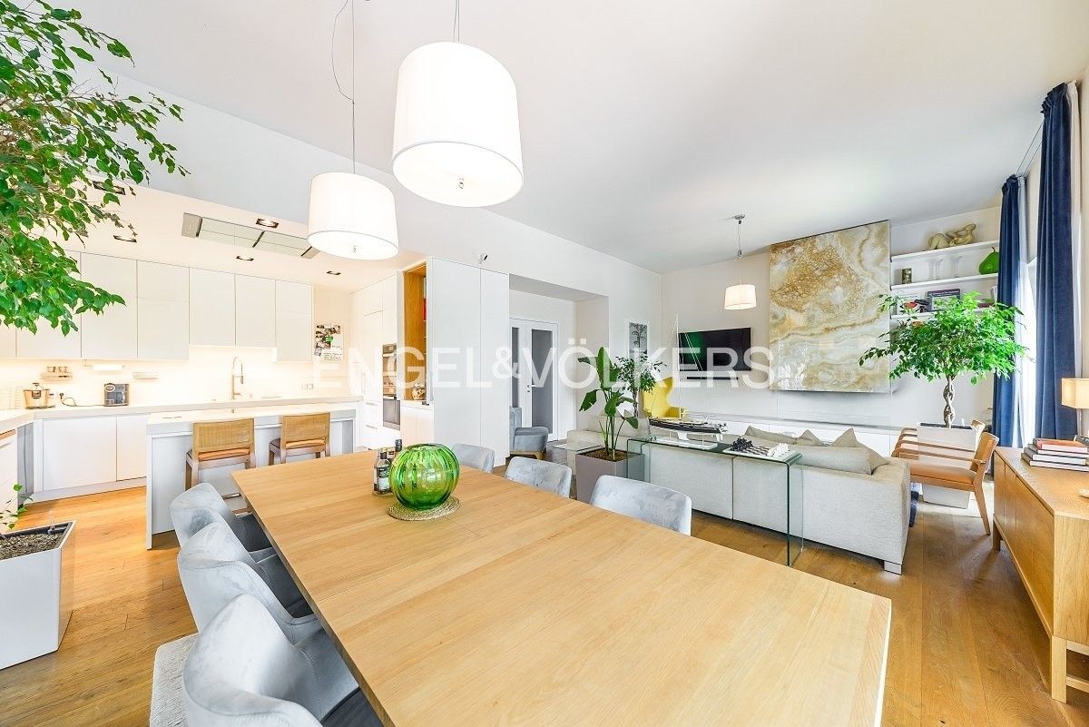 Pronájem byt - Sanderova, Praha, 267 m²