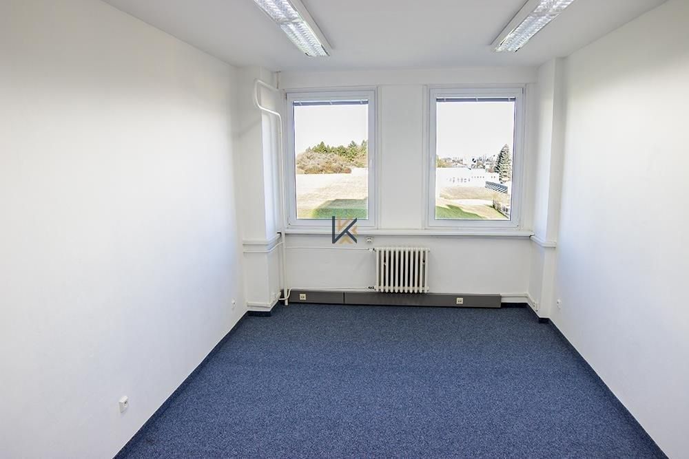 Pronájem kancelář - Roztylská, Praha, 70 m²